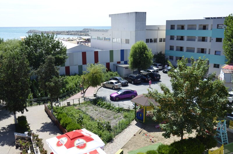 ☀️ Vara asta te asteptam la Complex Poienita din Costinesti! 🌊🍹