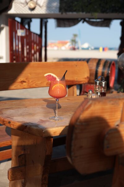 ☀️ Vara asta te asteptam la Complex Poienita din Costinesti! 🌊🍹